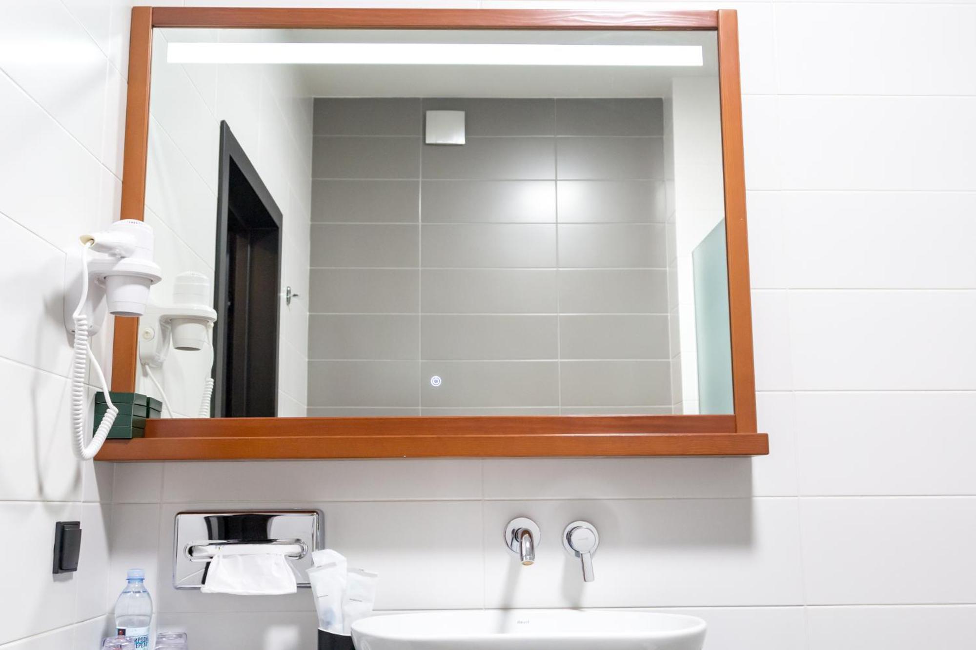 Sobi Hotel Vyšhorod Esterno foto