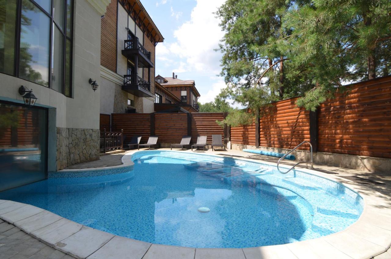 Sobi Hotel Vyšhorod Esterno foto